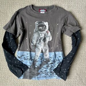 Astronaut Graphic Long Sleeve Shirt - Gray and Black